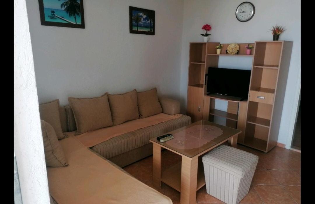 Apartmani Ljubica ウトイェハ エクステリア 写真