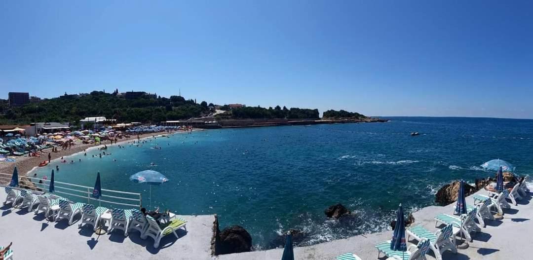 Apartmani Ljubica ウトイェハ エクステリア 写真