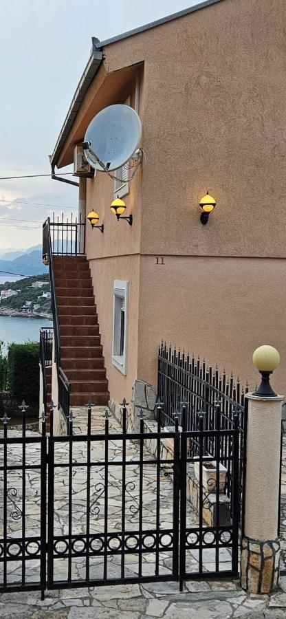 Apartmani Ljubica ウトイェハ エクステリア 写真