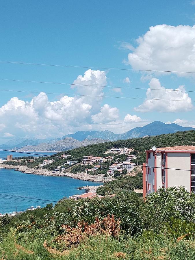 Apartmani Ljubica ウトイェハ エクステリア 写真