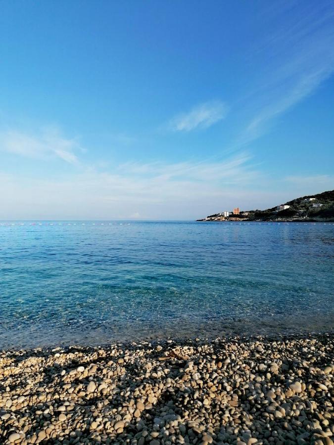 Apartmani Ljubica ウトイェハ エクステリア 写真