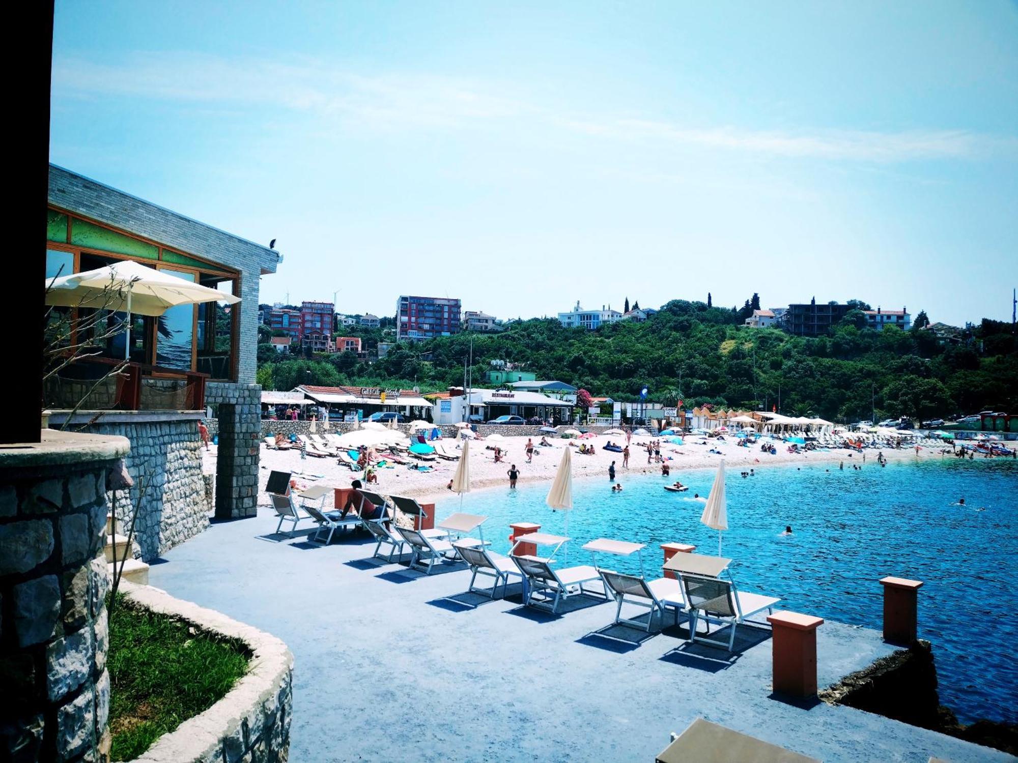 Apartmani Ljubica ウトイェハ エクステリア 写真