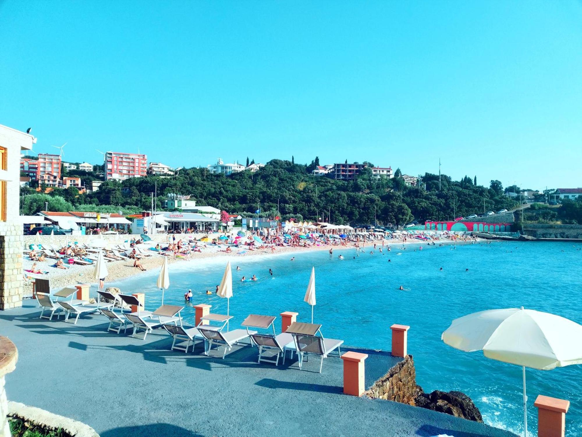 Apartmani Ljubica ウトイェハ エクステリア 写真